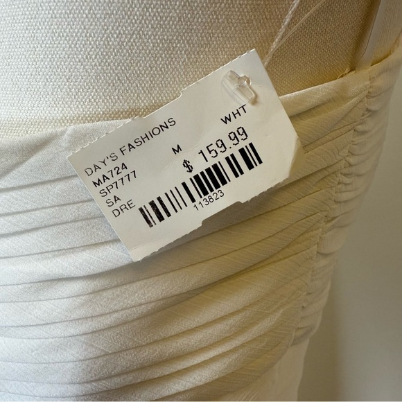 Cinderella Design White Sleeveless Sweetheart Gown Size Medium - Picture 11 of 13